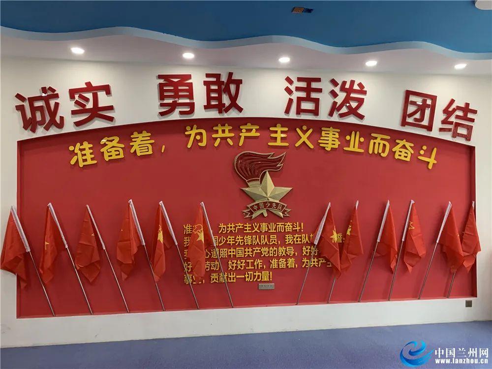 上班跟上学的人谈恋爱有结果吗？游戏画面